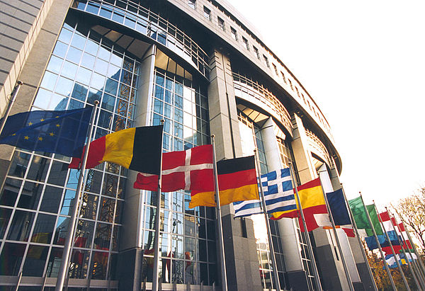 Europäisches Parlament EU Flaggen Gebäude